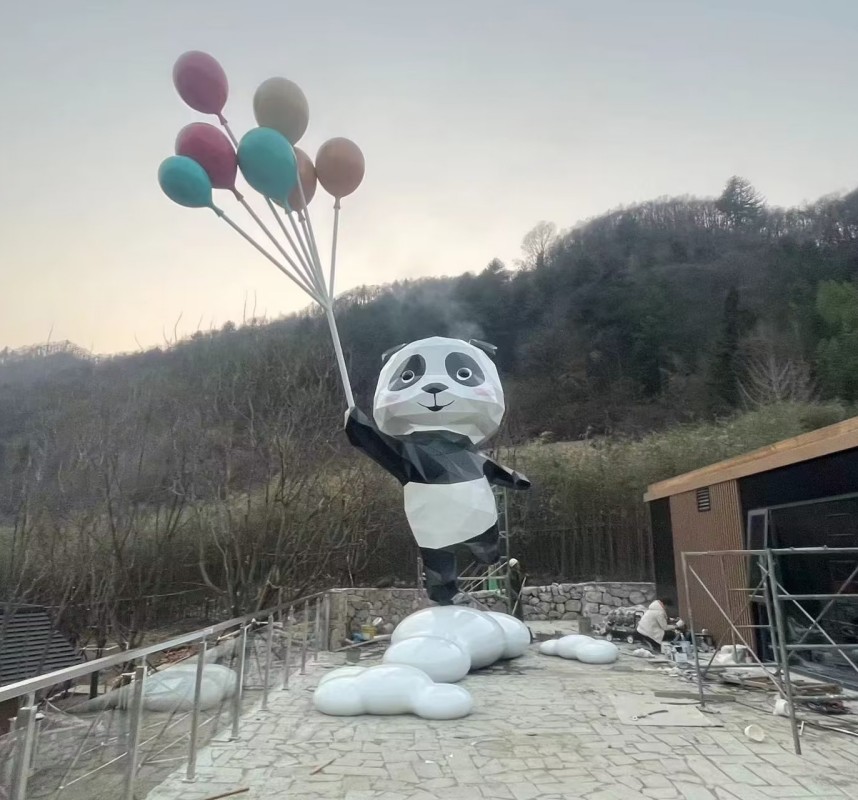 南阳新农村建设 灯光手拿五色球脚踏祥云熊猫雕塑摆件